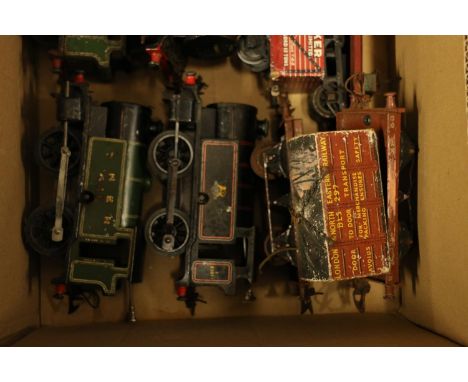 Hornby O gauge model railways to include tin plate clockwork locomotives 0-4-0 460 LNER green x2 and 0-4-0 class 3 82011 BR b