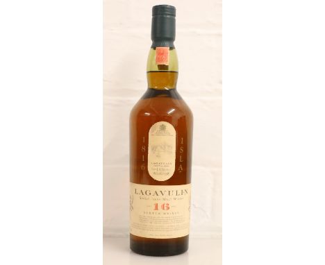 LAGAVULIN 16 year old Islay single malt Scotch whisky, White Horse Distillers Glasgow, 43% 70cl. 