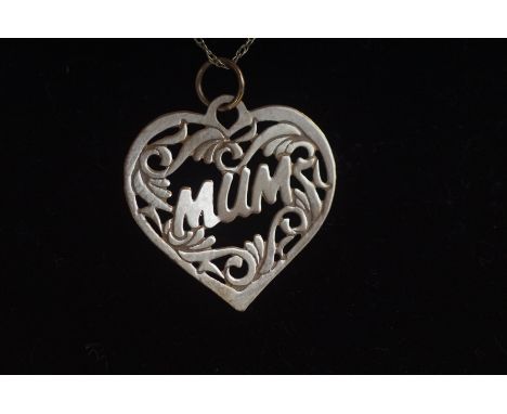 9ct Gold heart necklace, Mum