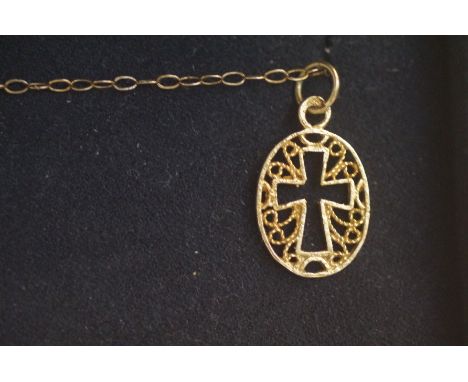 9ct Gold cross pendant necklace