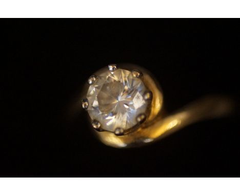 9ct Gold ring set with clear stone