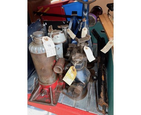 A group of 6 vintage hydraulic jacks to include Dunlop, Blackhawk, Shelley, etc, a pair of half tonne axle stands and a sciss