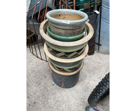 6 ceramic planters 