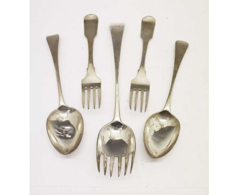 Two George III Irish silver fiddle pattern forks, Dublin 1812, tougher with two Georgian spoons and salad serving fork, 360g 