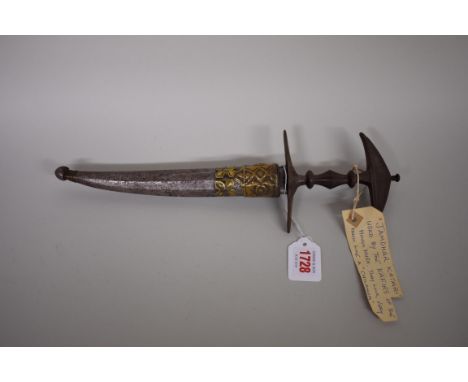 A rare Indian Hindu Kush Jamdhar Katari dagger, having 15cm blade, with sheath. 