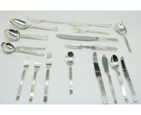 Set of 96 cutlery sets and serving pieces in canteen box, for  12 p.: consisting of dinner, dessert and fish sets, and 12  se