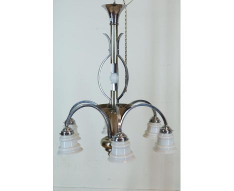 Verchroomde Art Deco hanglamp met 6 wit opaalglazen kapjes.