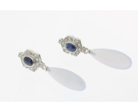 White gold earring set with sapphire, brilliant cut diamonds and  light blue calcedony drops, 750/000, gross w. 10.9 gr., len