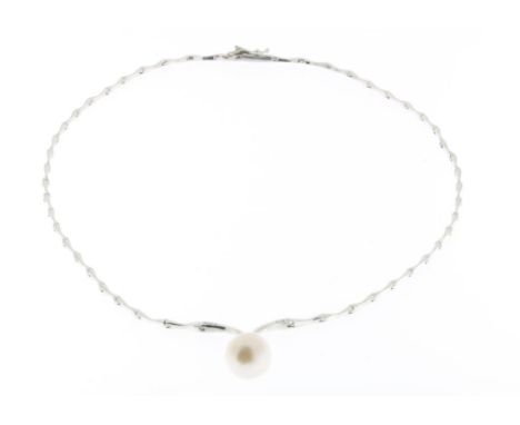 White gold modern chain link necklace with a drop shaped white  cultivated fresh water pearl, and set with 3 briljant cut  di
