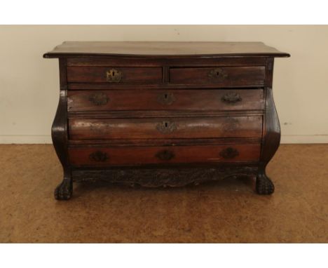 Teak-of djatihouten Koloniaal commode met 3 laden (een lade  zonder binnenwerk) op klauwpoten en gestoken baklijst, Indonesië