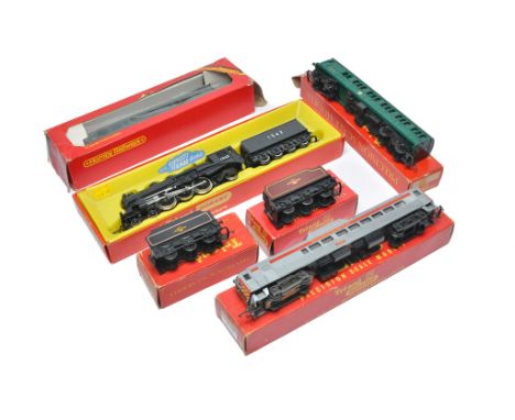 Group of Model Railway comprising of Tri-ang/Hornby OO Gauge R54 Engine and Tender no.1542 black, R334 Diesel Centre Car, R35