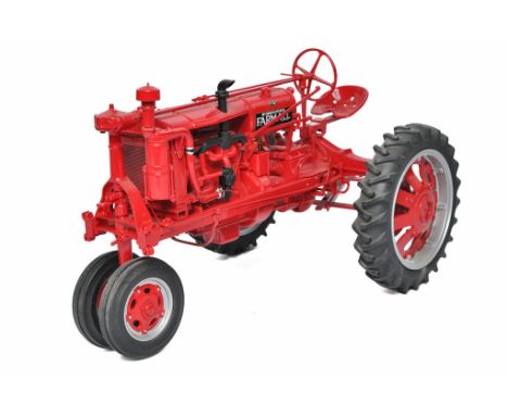 Franklin Mint 1/12 Farm Model issue comprising Farmall F20 Tractor. Looks to be without obvious sign of fault. Displayed. 