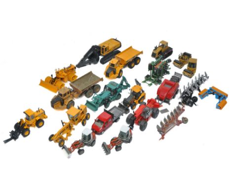 An assortment of diecast construction and farm model issues mostly in 1/50 scale from Siku, Motorart, Joal etc. Mostly look t