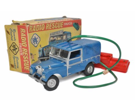 Marx Plastic Battery Operated RAC Land Rover Radio Rescue Truck. Good with some age related wear in fair original box. 