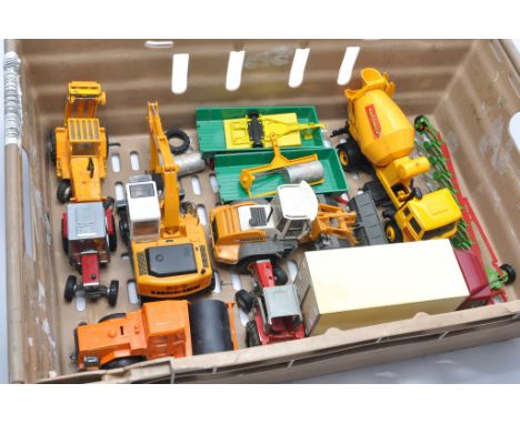 A tray of Britains Farm to include Kverneland Plough, Tractor and other vehicle issues plus 1/32 Revell Snap Kit construction