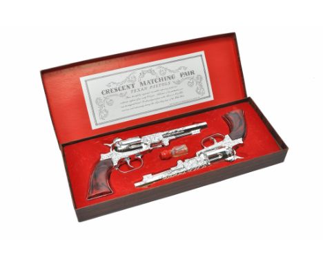 Crescent Texan Pistols 'toy' gun firearm presentation set. Looks to be complete and retains little sign of use in original bo