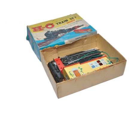 Marx H-O Smoke Puffin Train Set. Used, as shown. 