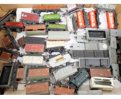 A large collection of Hornby model railway wagons, 00 gauge