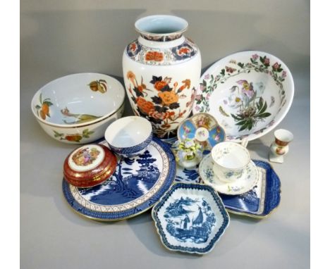 MIXED LOT OF CERAMICS INCLUDING ROYAL COPENHAGEN, LIMOGES, ROYAL DOULTON CHEESE BOARD AND TRAY ETC. AND ROYAL WORCESTER BOWL 
