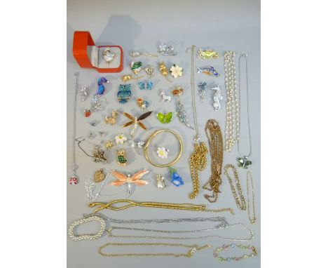 AVIA AND ROTARY GILT METAL BRACELET WATCHES, SEVEN OTHER WRISTWATCHES, LALIQUE GREEN GLASS BUTTERFLY PENDANT, GILT METAL SERP