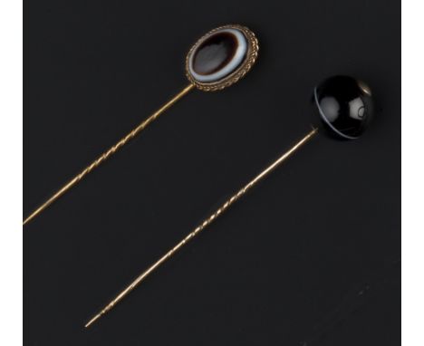 A COLLECTION OF BROOCHES AND STICK PINS, to include an old-cut diamond and turquoise set stick pin, two banded agate stick pi
