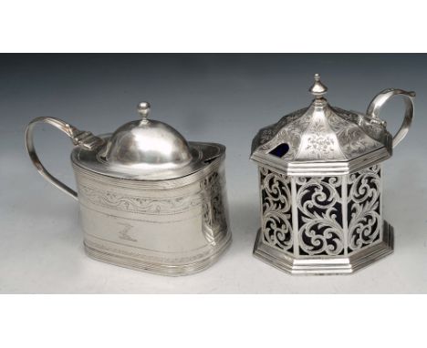 A GEORGE III SILVER MUSTARD POT, rectangular shaped with rounded corners, engraved leaf decoration, matching domed lid and bl
