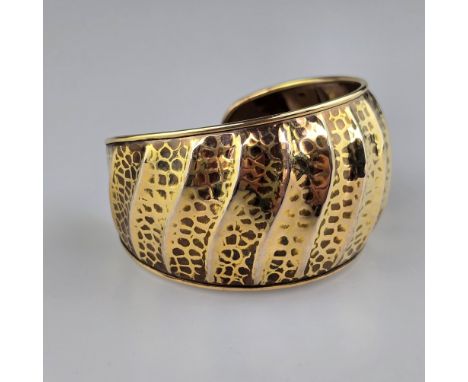 Vintage- Armspange - Italien, 925er Silber, vergoldet, wellenförmiger Rippendekor mit Leomuster, Sterling Silber-Stempel mit 