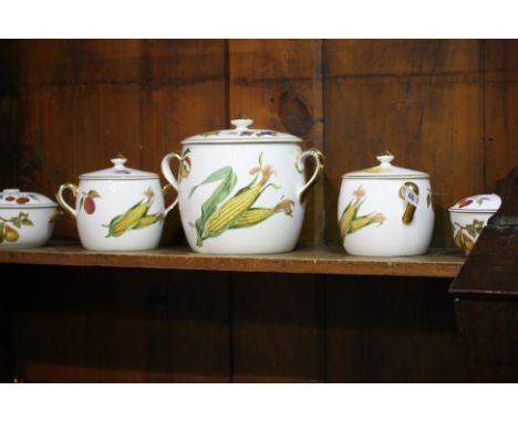 Four pieces of Royal Worcester 'Evesham Ware'.