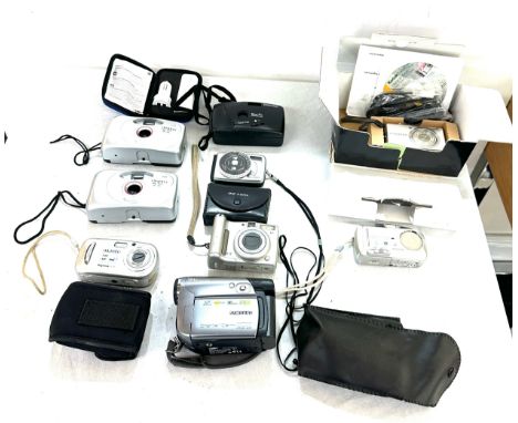 Large selection of vintage cameras to include Olympus c-470zoom, Nikon Coolpix s570, Charman big mini m-101 camera, Vintage r