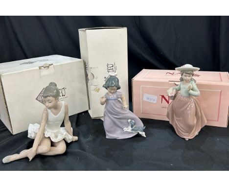 Nao by Lladro Figurine 00147 Ballet Sentadain original box, 01023 PNina perseguida in original box, 01087 Lady figure Paseo P