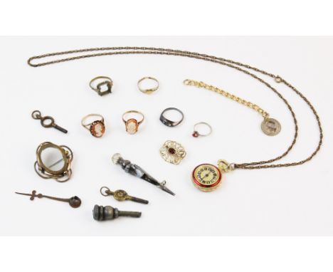 A selection of of lady's vintage and costume jewellery, to include a 9ct gold garnet set brooch, 2.2cm x 1.8cm, hinged pin an