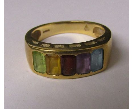 9ct gold multi gem ring consisting of topaz, amethyst, garnet, citrine and peridot size M/N weight 3.2 g