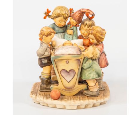 A Hummel porcelain statue The century collection 1994 number 574. condition: small repair. (19 x 16,5 x 19 cm)
