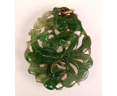 A Chinese green jade pendant carved with a phoenix. Height 5cm. Condition Report: Lot is in good condition, weight 15g.
