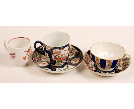 Three late 18th century Worcester cups and two saucers. Damage. Condition Report: Fluted saucer: repaired break, chips to rim