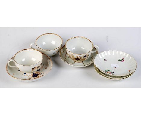 A collection of late 18th century Worcester cups and saucers. Damage. 