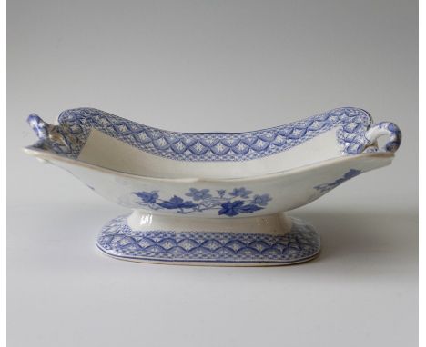 An early nineteenth century blue and white transfer printed Spode Geranium twin-handled footed comport, circa 1820-30. 29 cm 