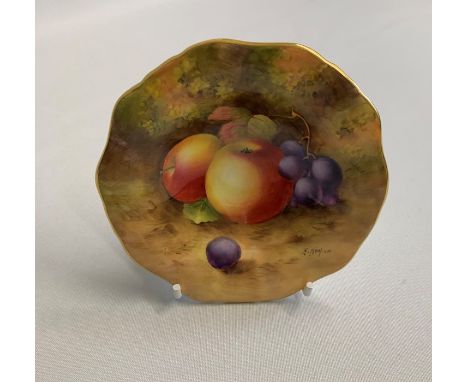 A Royal Worcester Pedestal Pin Dish painted with Fruit Signed by AyrtonDate: code 1936 Size: 11cm diameter, 3.5cm highConditi