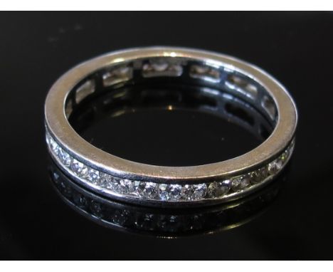 An 18ct white gold diamond eternity ring, size P/Q, 2.8g