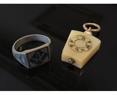 A Masonic ring and Masonic pendant 