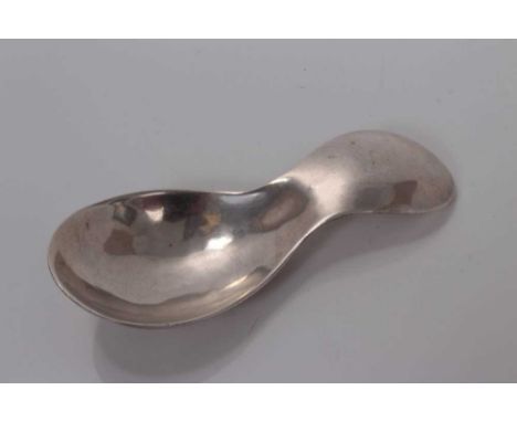 1970s silver hand finished caddy spoon, London 1975, Maker E.W.D. 3.6 cm