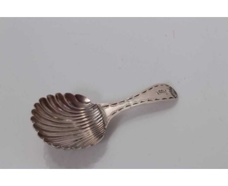 George III silver shell bowl caddy spoon with bright cut decoration, London 1788, Hester Bateman 7.5cm