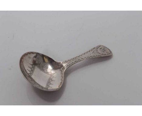 George III silver oval bowl caddy spoon with bright cut decoration, London 1800, Thomas Streetin 7.5 cm