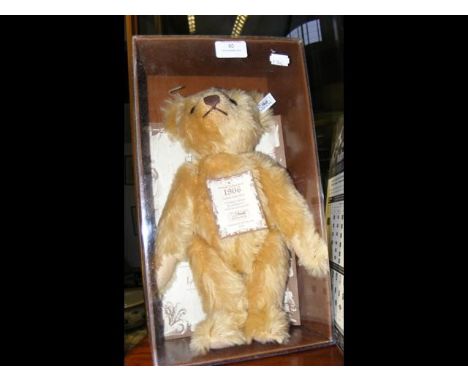 A boxed Steiff British Collector's 1906 Replica Teddy Bear - with growler - 33cm - with Certificate 