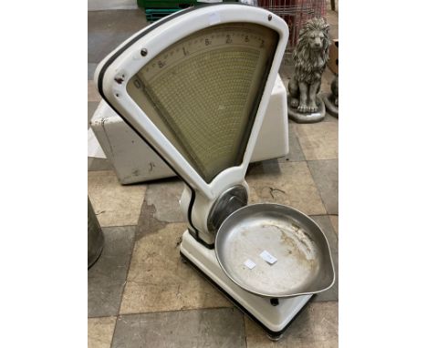 A set of Mattocks shop scales 