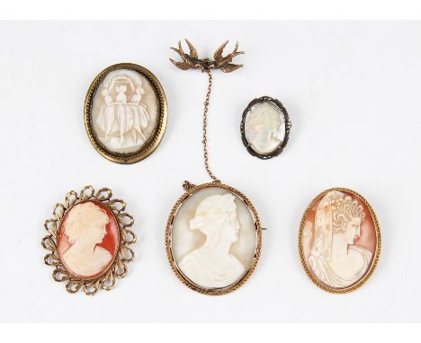 A 9ct yellow gold framed cameo brooch, depicting a ladies portrait in profile, cameo measures approx. 43x33mm, with rope twis