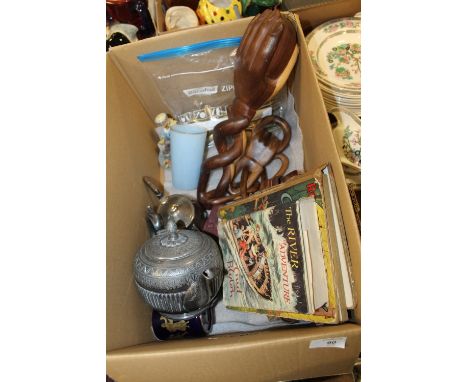 A BOX OF COLLECTABLES TO INCLUDE A SILVER PLATED TEAPOT, VINTAGE ENID BLYTON BOOK, CUTLERY ETC. 