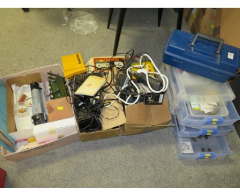 A QUANTITY OF 0 GAUGE MODEL RAILWAY ACCESSORIES AND PARTS ETC. TO INCLUDE A PART BUILT MALLARD? LOCOMOTIVE, MODELLING TOOLS, 