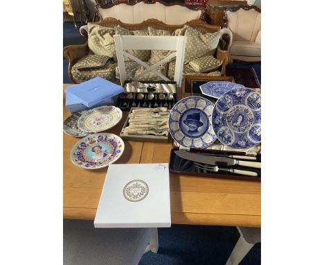 Mixed Collection to include Cabinet plates, Doulton, Spode etc., together with boxed flatware, and a writing slope.