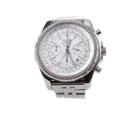 GENTLEMAN'S BREITLING FOR BENTLEY MOTORS STAINLESS STEEL AUTOMATIC WRIST WATCH, the round white dial with applied wedge hour 